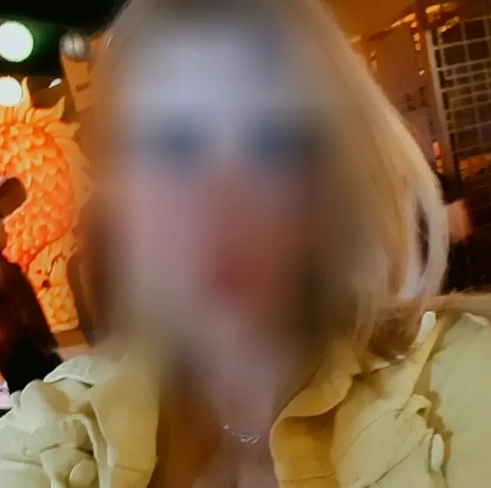 Chiara, 35