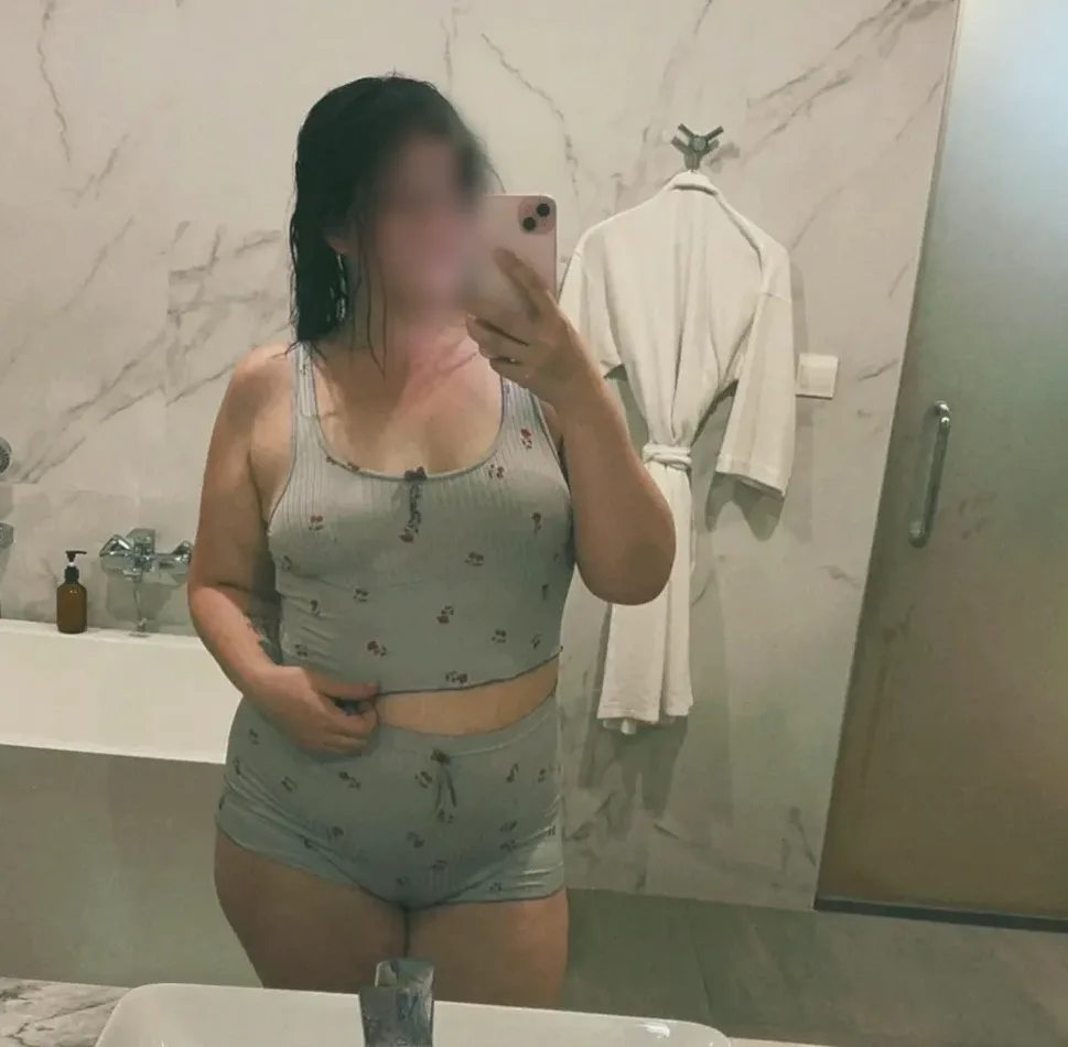 Christina, 27