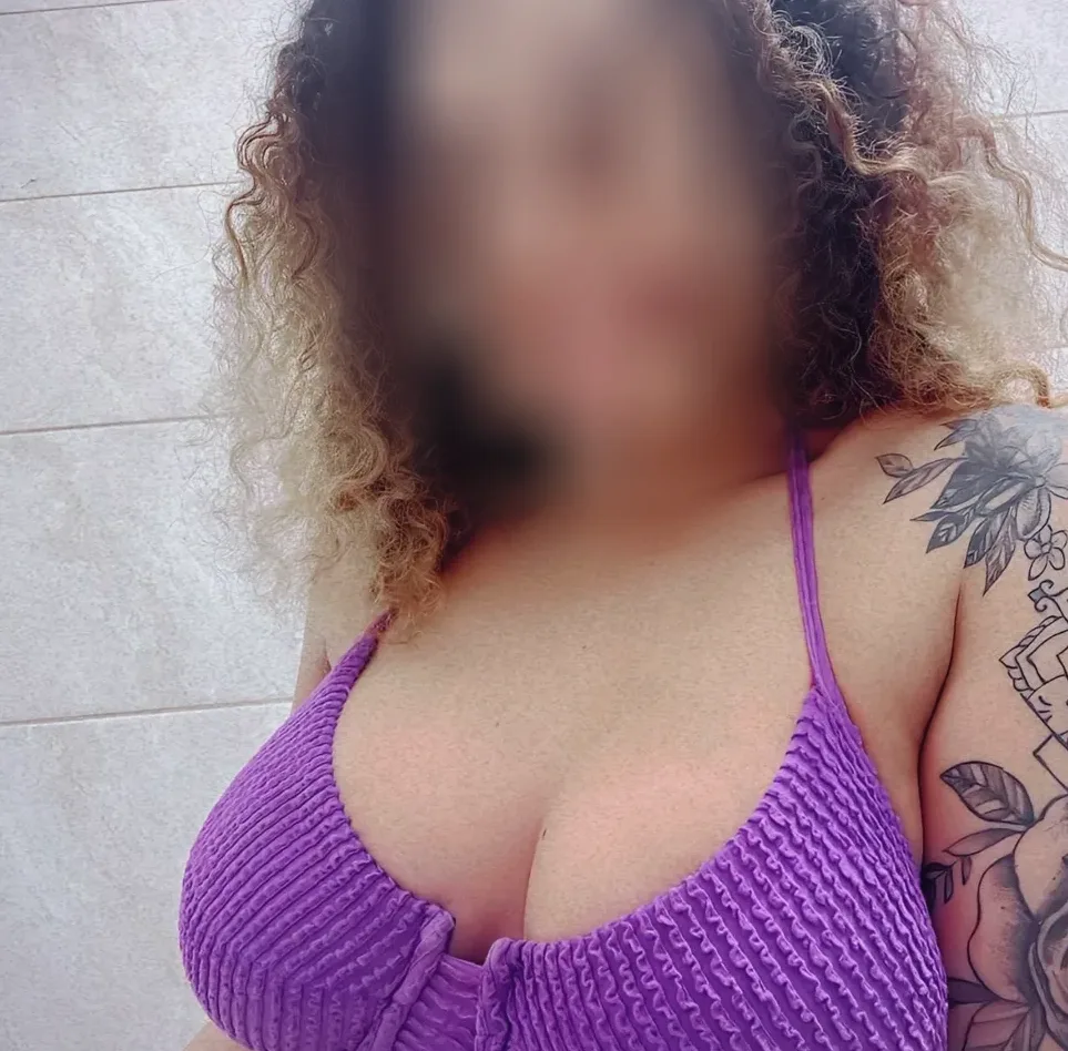 Emily, 32