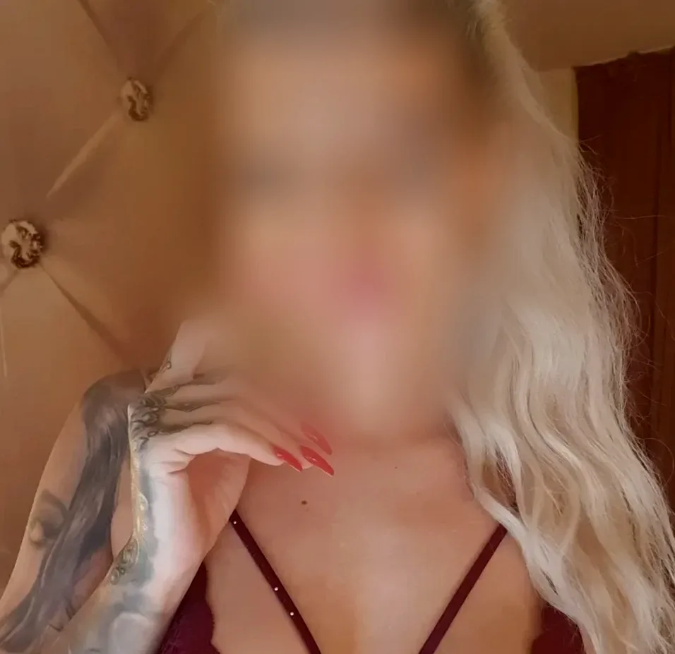 Emma, 30