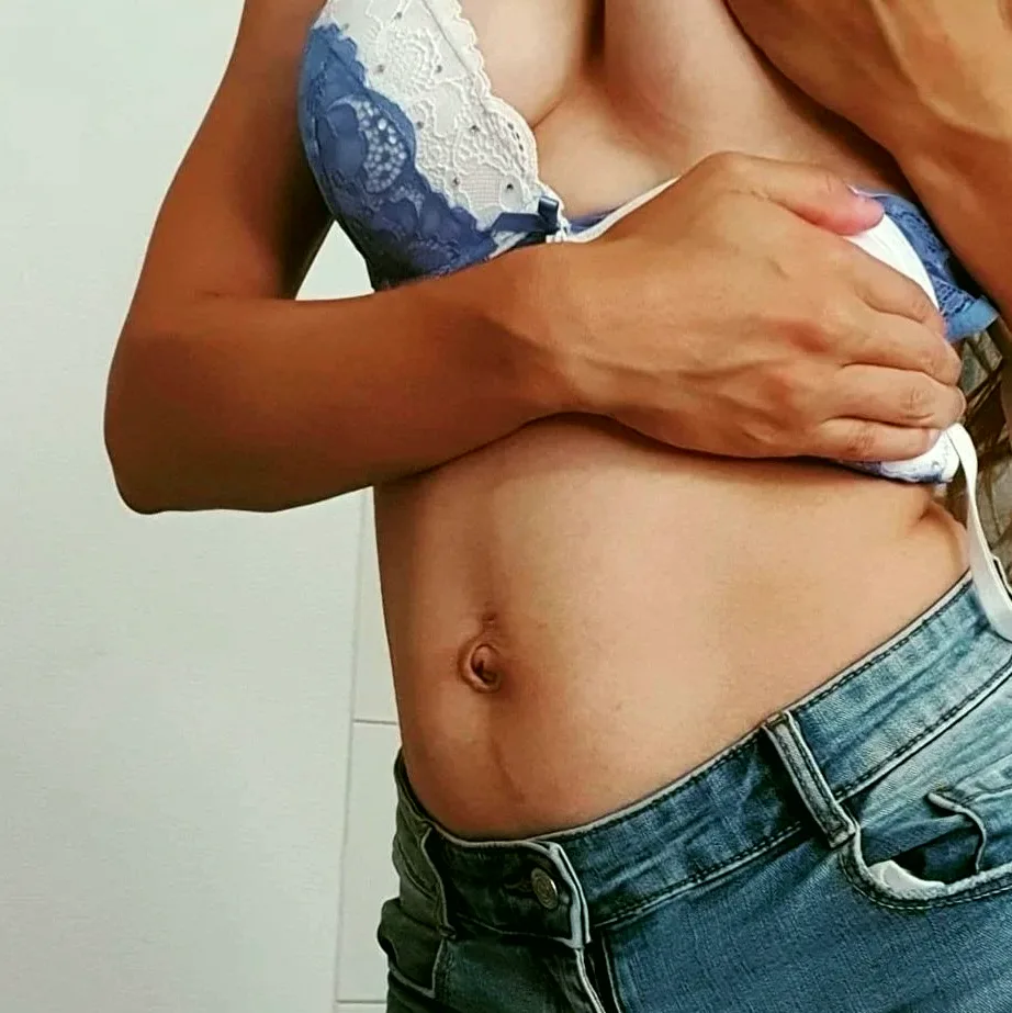 Emma, 28
