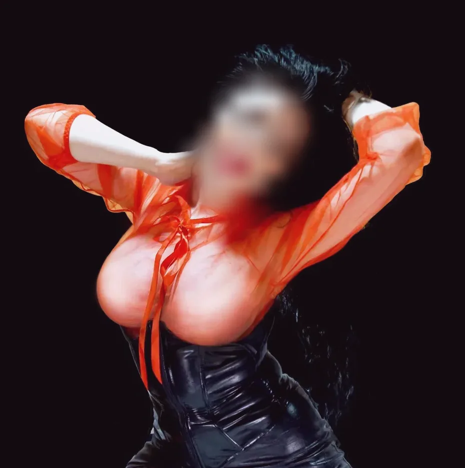 Linda, 29