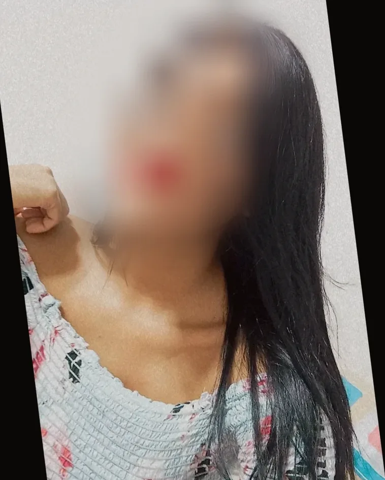 Nadine, 25