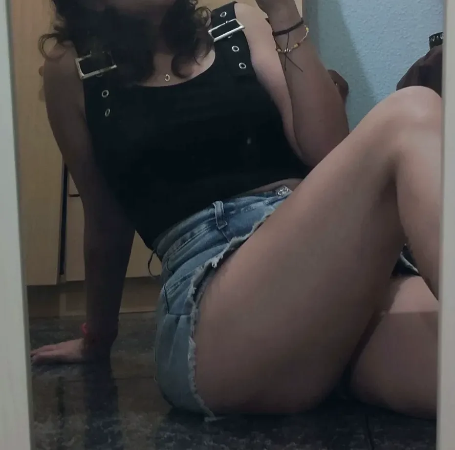 Saskia, 32