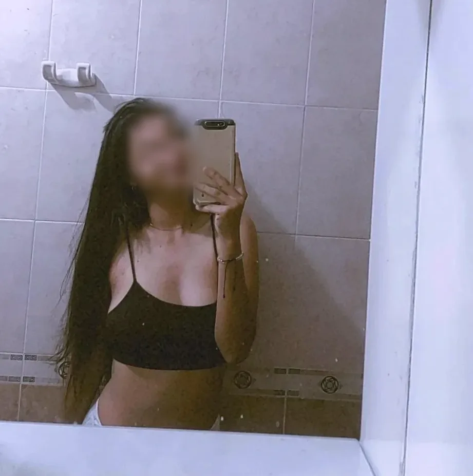 Sina, 22