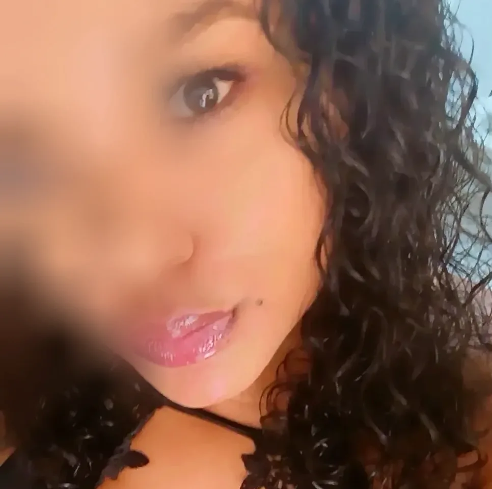 Sophia, 33