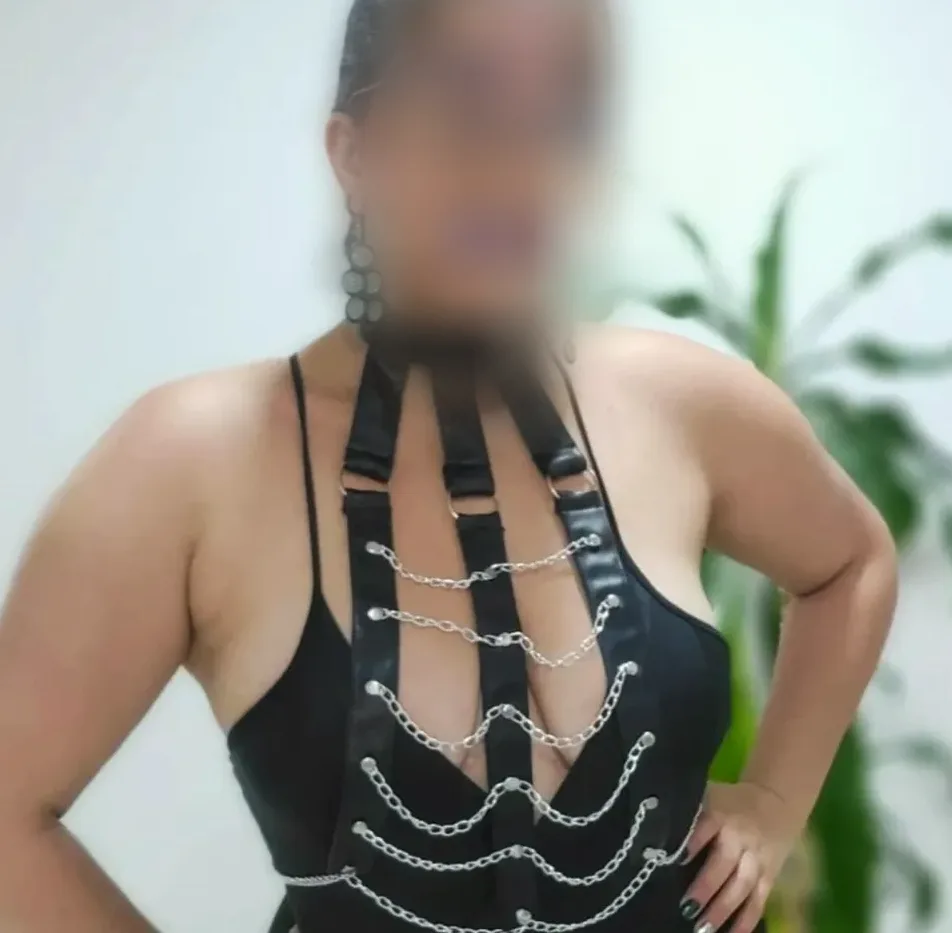 Vanessa, 39